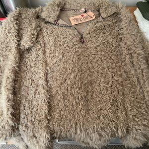 Size large women’s 1/4 zip fluffy pullover